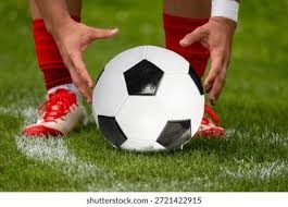 德州扑克实战：解析“多路底池（Multi-way Pot）”中起手牌价值的急剧坍塌规律。（德州扑克实战解析：多人底池中起手牌价值为何会急速崩塌？）